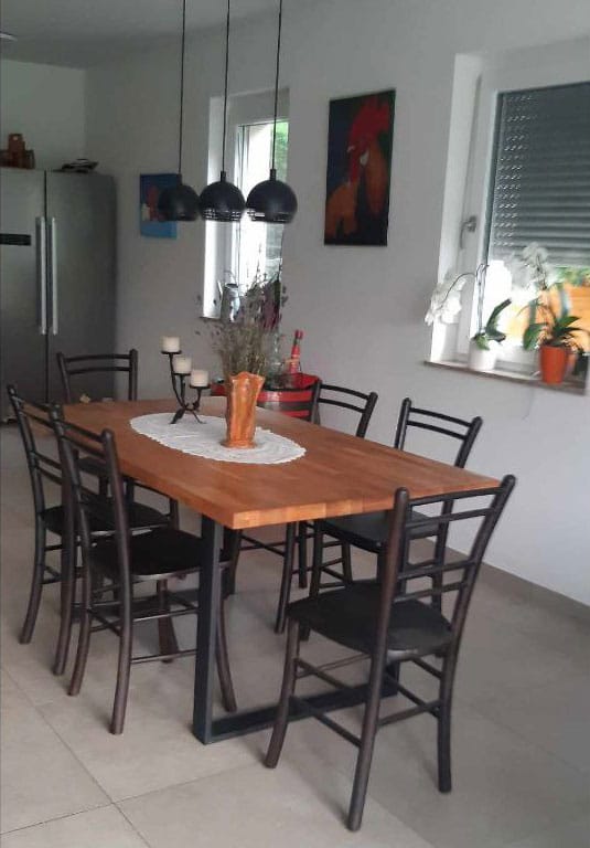 Reunica obnova starega pohištva obnovljeni stoli